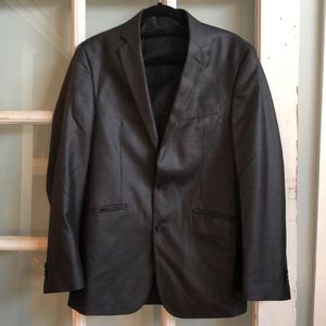 Kenneth Cole Reaction 2 piece men’s suit! 38R 31W